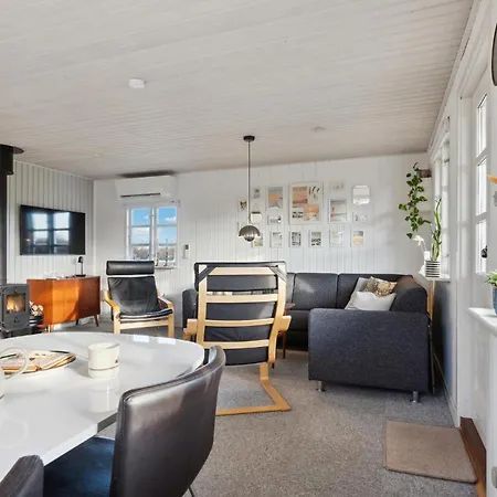 Stunning In With Kitchen