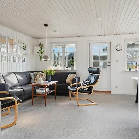 Feriehus Stunning In With Kitchen Bogense