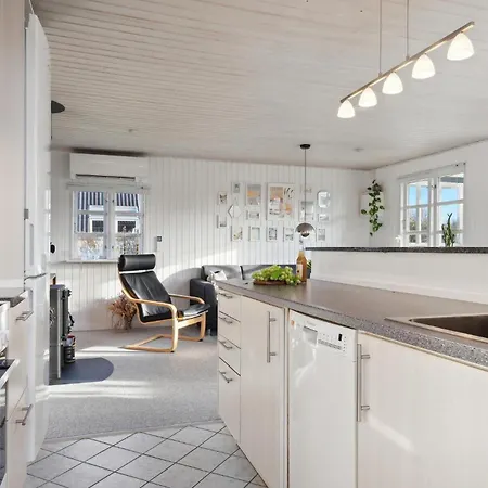 Feriehus Stunning In With Kitchen *