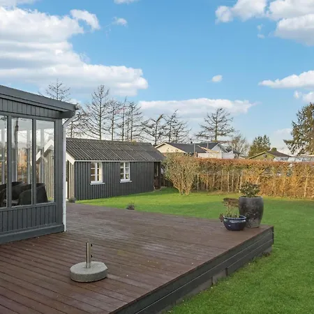 Stunning In With Kitchen Feriehus